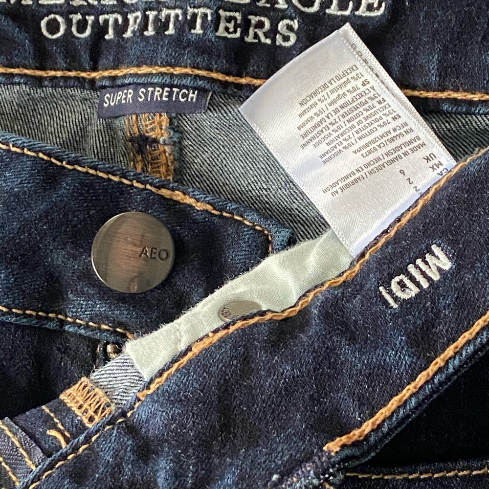 AE Midi Denim Short - Picture 4 of 6